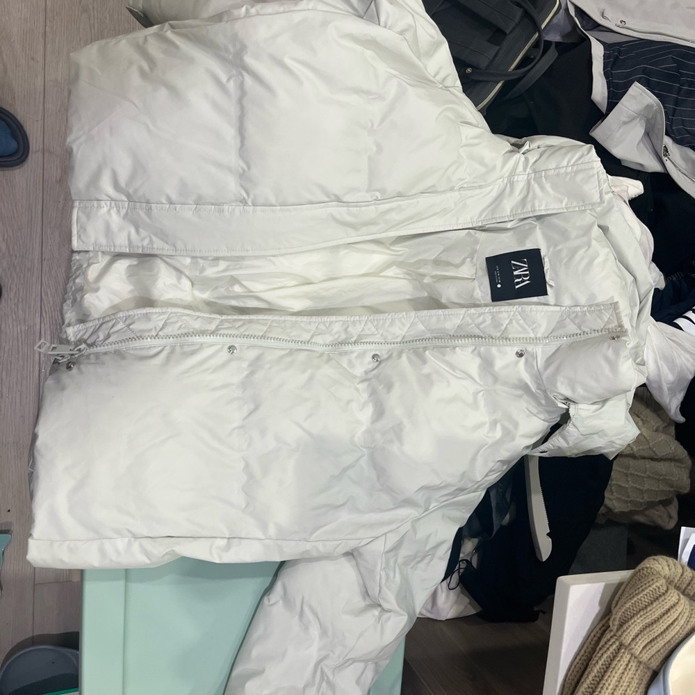 ZARA White Quilted Puffer Jacket with Hood